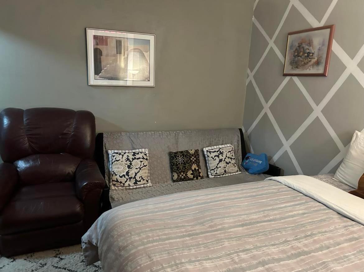 Maryland Homestay In Winnpeg Downtown 温尼伯 客房 照片