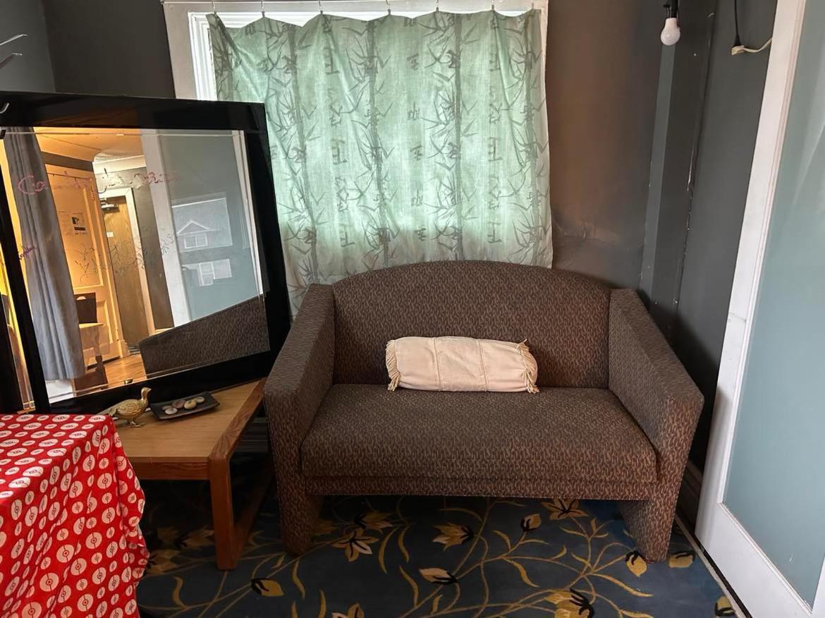 Maryland Homestay In Winnpeg Downtown 温尼伯 客房 照片